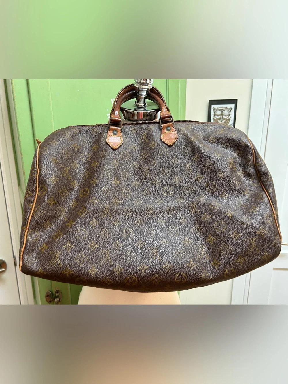 Louis Vuitton Speedy 40 Entropy Certificate of Authenticity included.
